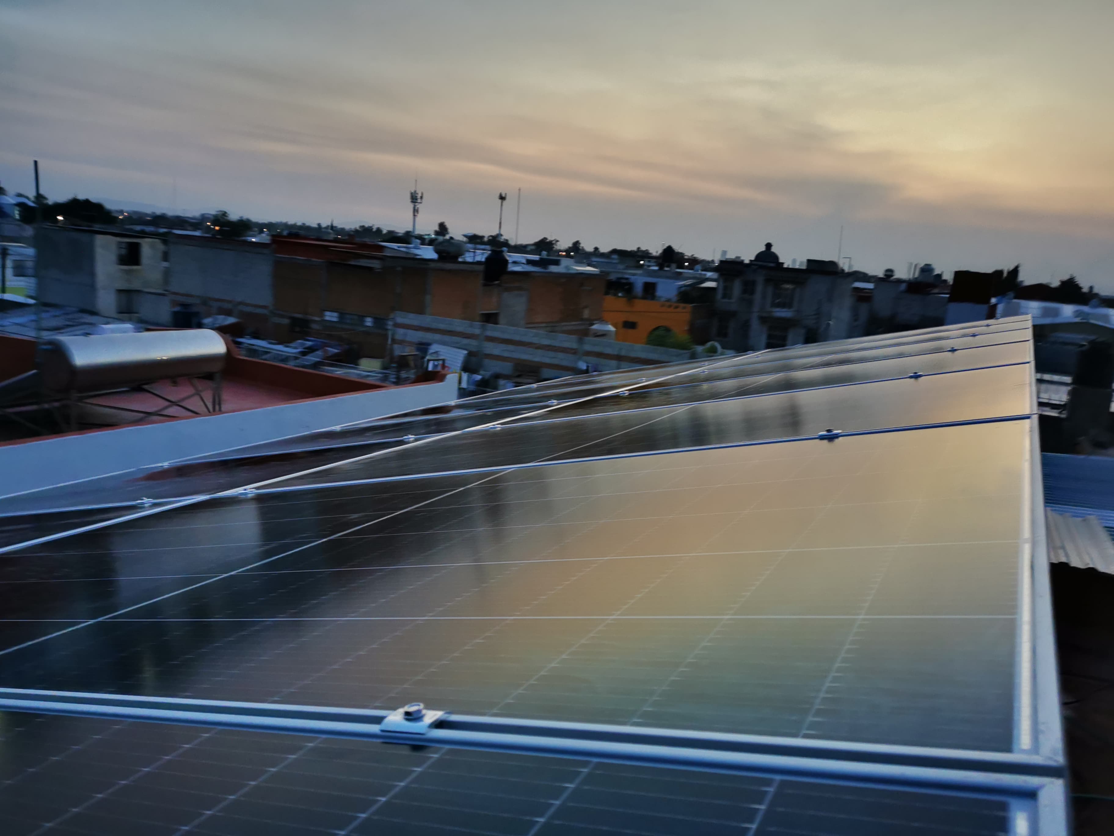 Instalación estética de paneles solares